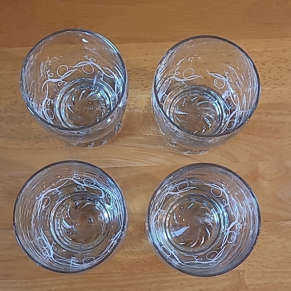 SMALL CLEAR GLASS TUMBLER Swirl Detail Whisky Shot Glasses, Set of 4 - Picture 9 of 14